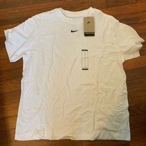 NWT The Nike Tee, Set of 2